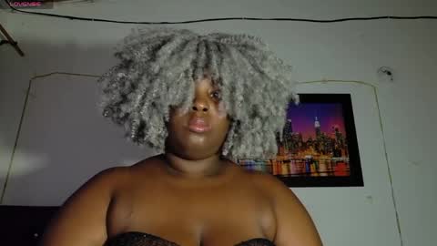 LINA  online show from May 13, 2026, 3:26 am
