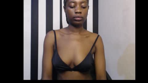 Ella online show from December 5, 2025, 10:46 am