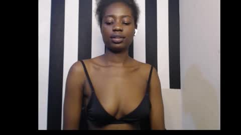 Ella online show from December 17, 2025, 1:00 am