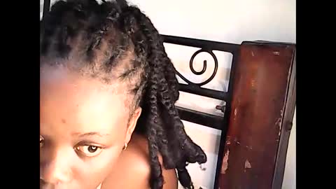 Snapshot of ebony_vellyn20 chatting on March 2, 2026, 8:32 am ebony_vellyn20 online show from March 2, 2026, 8:32 am