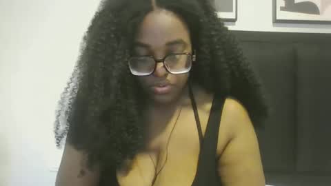 ebonybigtitqueen0 online show from April 4, 2026, 5:32 pm