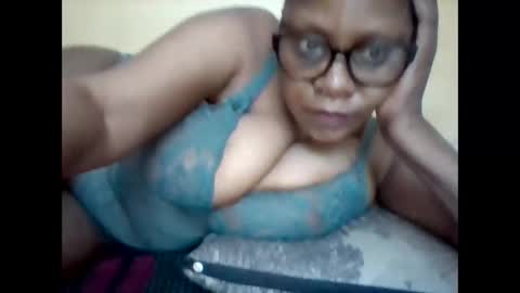 Snapshot of ebonybussy chatting on February 9, 2026, 9:13 am MAMITO online show from February 9, 2026, 9:13 am