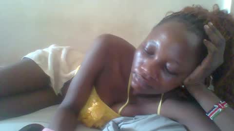 Snapshot of ebonycutegal4 chatting on May 26, 2026, 7:15 am MELLEN online show from May 26, 2026, 7:15 am