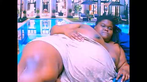 ebonyhotbuns4u2luv online show from September 30, 2025, 9:42 pm