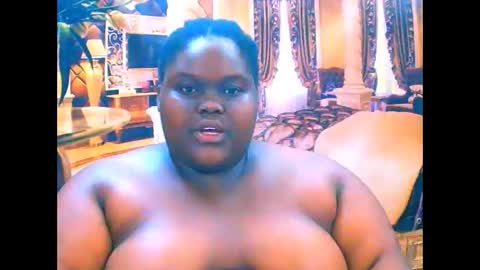 ebonyhotbuns4u2luv online show from January 12, 2026, 10:42 am