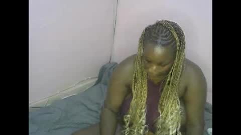 Snapshot of ebonymayahh chatting on May 17, 2026, 12:01 pm ebonymayahh online show from May 17, 2026, 12:01 pm