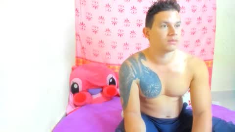    online show from October 22, 2025, 2:28 pm