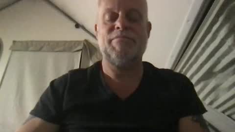 Z online show from November 17, 2025, 2:39 am