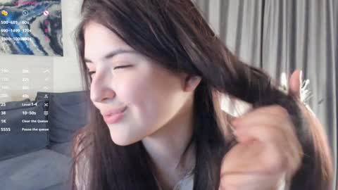 Snapshot of edabayse chatting on December 23, 2024, 8:36 pm Viola online show from December 23, 2024, 8:36 pm