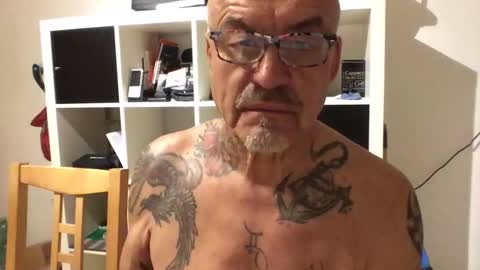 Snapshot of eddelmar chatting on January 2, 2025, 10:55 pm eddelmar online show from January 2, 2025, 10:55 pm