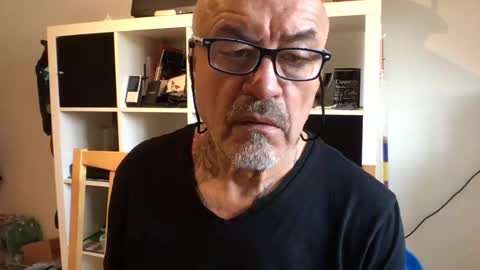 Snapshot of eddelmar chatting on January 4, 2025, 10:05 am eddelmar online show from January 4, 2025, 10:05 am