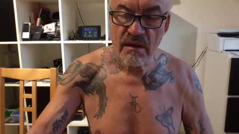 Snapshot of eddelmar chatting on January 7, 2025, 7:42 am eddelmar online show from January 7, 2025, 7:42 am