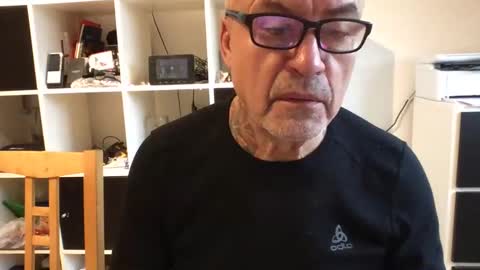 Snapshot of eddelmar chatting on February 26, 2025, 12:47 pm eddelmar online show from February 26, 2025, 12:47 pm