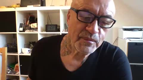 Snapshot of eddelmar chatting on March 11, 2025, 7:37 am eddelmar online show from March 11, 2025, 7:37 am