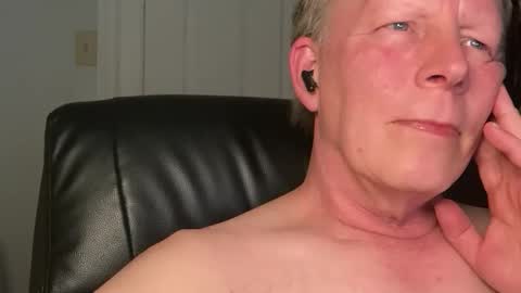 Eddy online show from April 15, 2026, 2:51 am