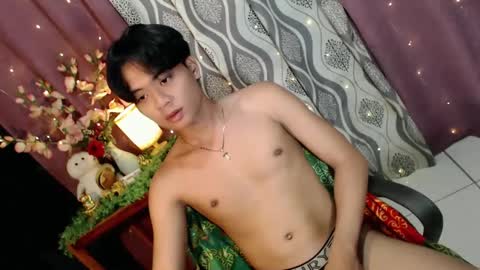 Snapshot of edelcum_xx chatting on February 19, 2025, 10:12 am edelcum_xx online show from February 19, 2025, 10:12 am