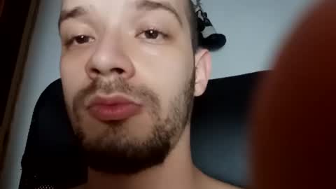 Snapshot of eden_glock chatting on January 1, 2025, 6:37 am Hey my name is Eden follow me IG ede glock online show from January 1, 2025, 6:37 am