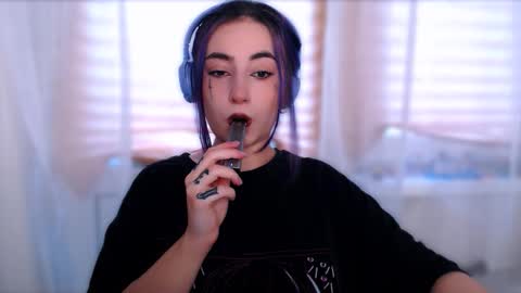 Snapshot of ediefris chatting on November 16, 2025, 7:25 am fickle demon made of clumps of matter online show from November 16, 2025, 7:25 am