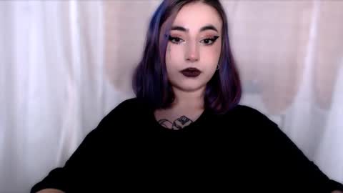 Snapshot of ediefris chatting on December 3, 2025, 1:35 am fickle demon made of clumps of matter online show from December 3, 2025, 1:35 am