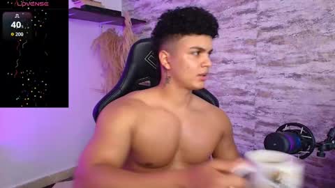 EDWARD CLARCK online show from October 4, 2025, 12:08 am