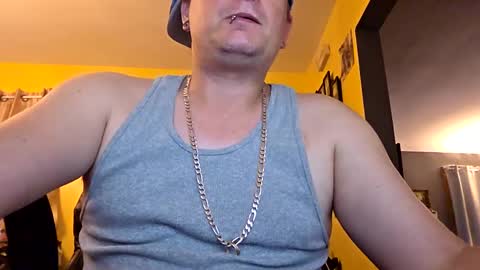 edwardaims_2please online show from September 29, 2025, 2:27 am