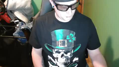 edwardaims_2please online show from June 4, 2026, 2:50 am