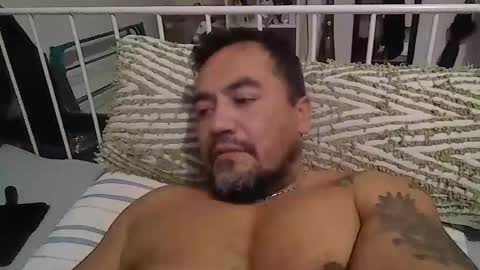 Snapshot of edwill13 chatting on January 5, 2026, 10:24 pm EdM online show from January 5, 2026, 10:24 pm