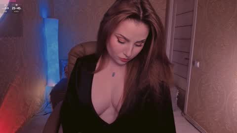 eesmaaarr online show from September 30, 2025, 11:54 pm