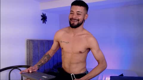 eevil_boys_77 online show from October 6, 2025, 2:25 pm