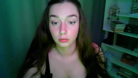 effie_balconii online show from September 13, 2025, 2:28 pm