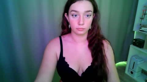 effie_balconii online show from September 19, 2025, 12:39 pm