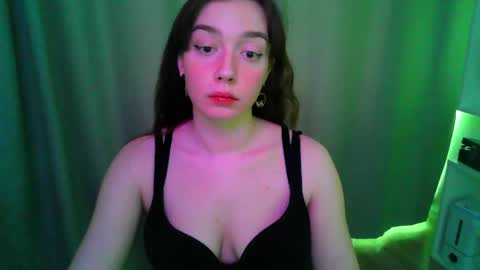 Snapshot of effie_balconii chatting on May 3, 2026, 12:00 pm effie_balconii online show from May 3, 2026, 12:00 pm