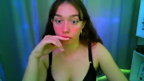 Snapshot of effie_balconii chatting on June 21, 2026, 2:41 pm effie_balconii online show from June 21, 2026, 2:41 pm