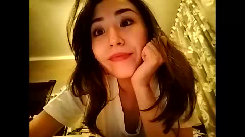 Snapshot of effy007 chatting on December 4, 2024, 12:14 pm Effy online show from December 4, 2024, 12:14 pm