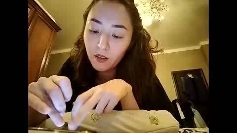 Snapshot of effy007 chatting on January 9, 2025, 2:40 pm Effy online show from January 9, 2025, 2:40 pm