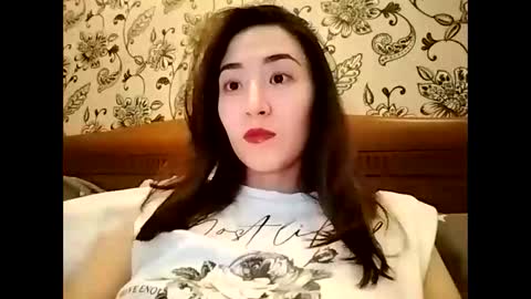 Snapshot of effy007 chatting on October 1, 2025, 1:39 pm Effy online show from October 1, 2025, 1:39 pm