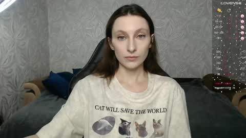 Snapshot of effy_gray chatting on April 26, 2026, 9:23 pm Anna online show from April 26, 2026, 9:23 pm