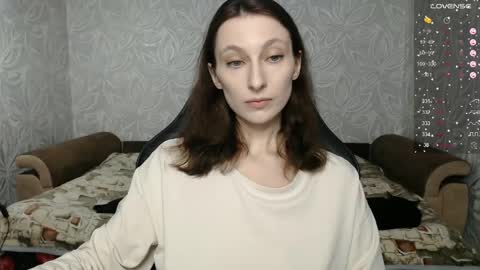 Snapshot of effy_gray chatting on May 14, 2026, 7:53 pm Anna online show from May 14, 2026, 7:53 pm