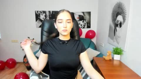 Snapshot of effy_royse chatting on February 16, 2026, 6:31 am Effy Royse online show from February 16, 2026, 6:31 am