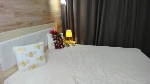 Effy online show from September 25, 2025, 5:55 am