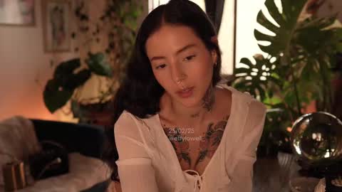 Effy online show from February 25, 2025, 10:07 pm