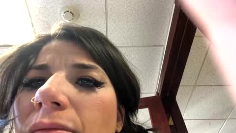 eggnog_and_booty online show from December 16, 2025, 3:17 pm