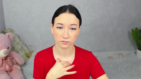 eileenmoores online show from December 2, 2025, 7:14 am