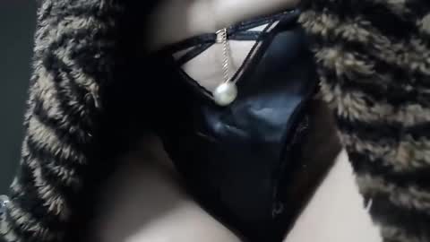 Snapshot of eileenqueen23 chatting on December 4, 2024, 12:36 pm Eileen online show from December 4, 2024, 12:36 pm