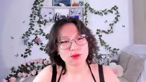 liasama online show from December 8, 2024, 11:51 pm