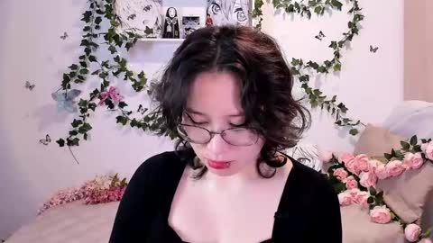 liasama online show from December 16, 2024, 4:13 am