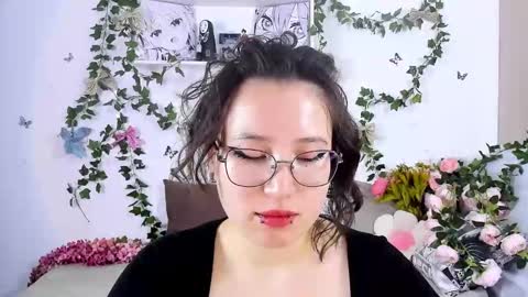 liasama online show from December 29, 2024, 1:45 am