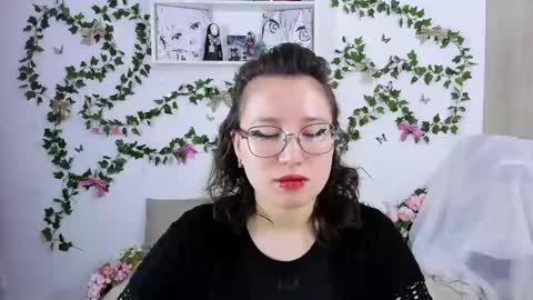 liasama online show from January 10, 2025, 4:54 am