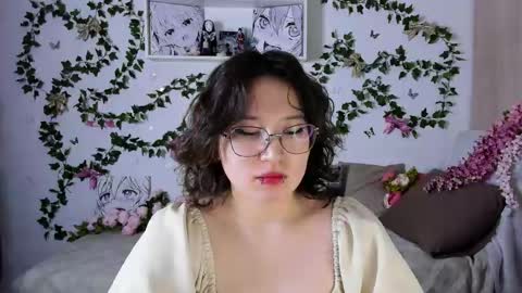 liasama online show from January 11, 2025, 8:11 am