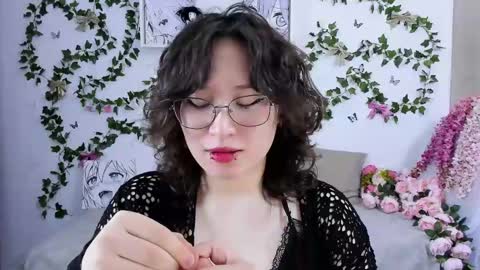 liasama online show from January 19, 2025, 2:36 am